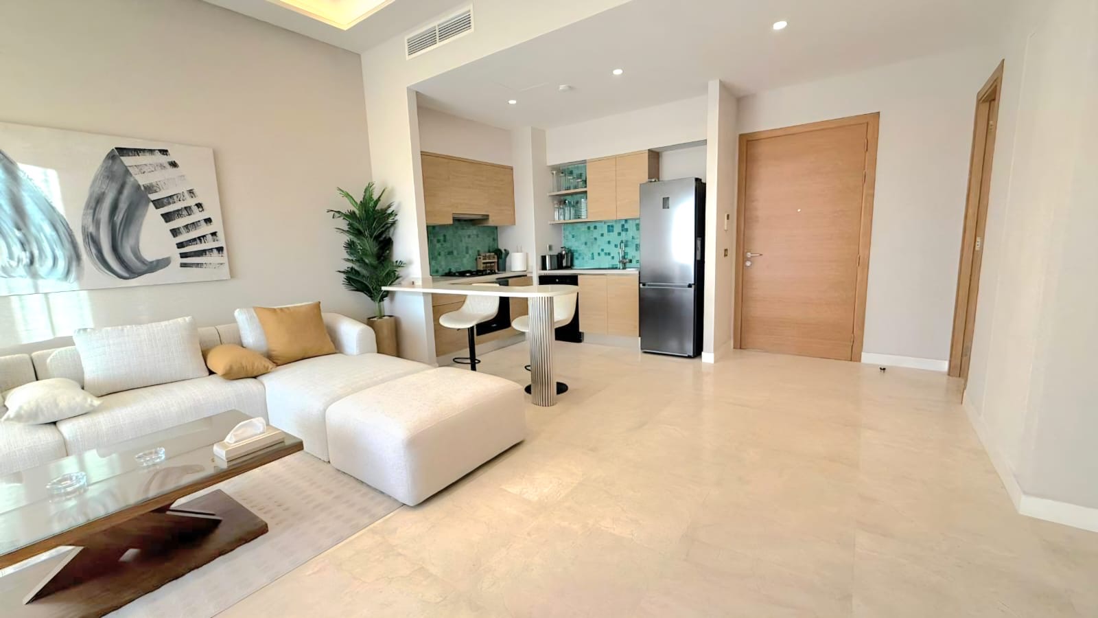 c8d98931-a7f8-4287-9b39-ae25c0f3e203